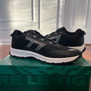 Le Tigre Men's Black and White Sneakers